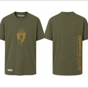 Camiseta verde militar con ilustración dorada de Overtime Co.